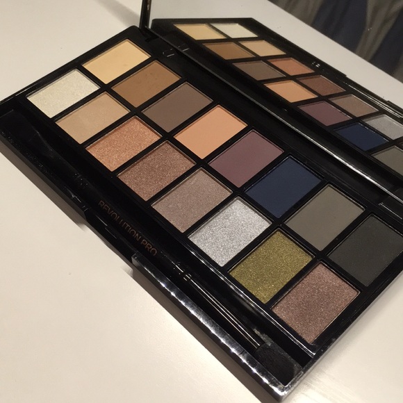 Makeup Revolution Iconic Pro 2 Palette - Picture 5 of 5
